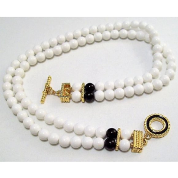 Monet White Black Bead Toggle Bar Necklace Choker Gold Vintage Double Strand - Picture 4 of 5